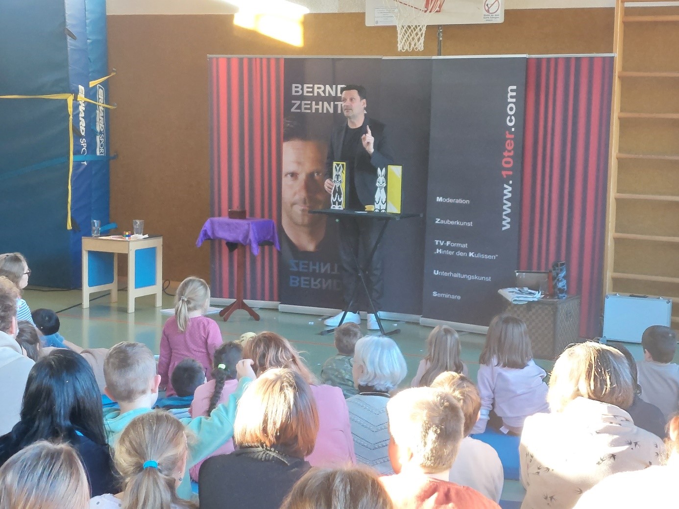 Zauberer Bernd Zehnter in der Lebenshilfe
